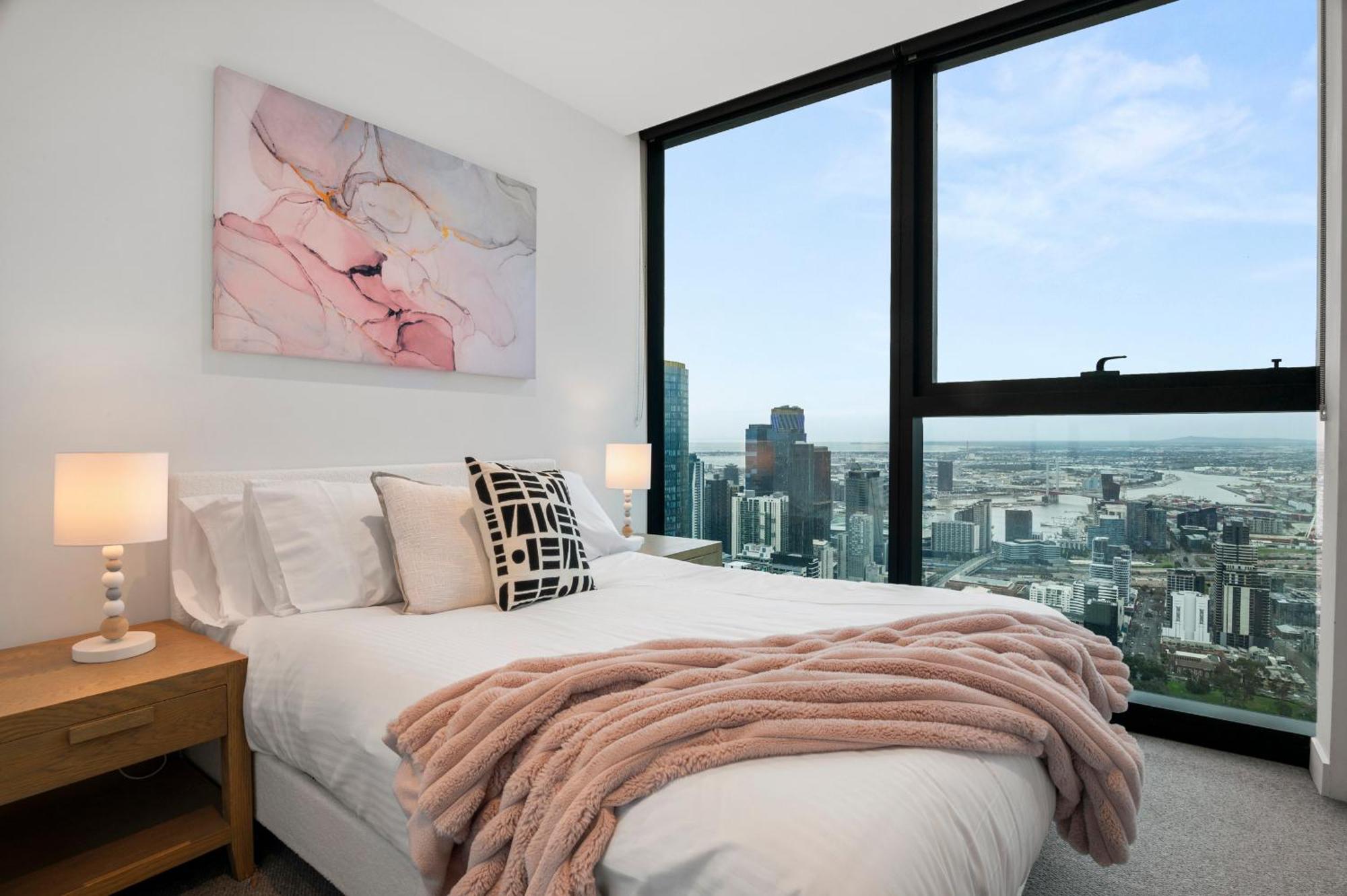 Apartment Gorgeous Views 71st Floor 3br With Pool And Gym Melbourne